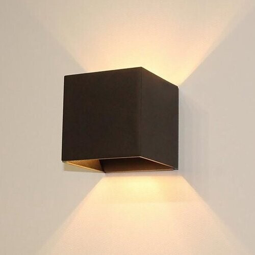 Tweedekans Goliving lamp – Wandlamp zwart binnen en buiten – Kubuslamp industrieel – Buitenlamp - Waterdichte LED-verlichting - Energiezuinig en roestvrij - 10x10x10 cm